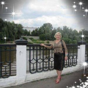 Девушки в Омске: Любовь, 69 - ищет парня из Омска