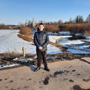 Парни в Печоре: Григорий, 19 - ищет девушку из Печоры