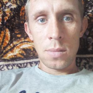 Девушки в Чите (Забайкальский край): Ярослав, 38 - ищет парня из Читы (Забайкальский край)