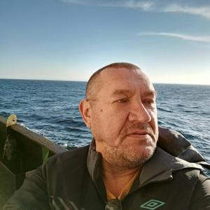 Парни в Владивостоке: Виталий, 61 - ищет девушку из Владивостока