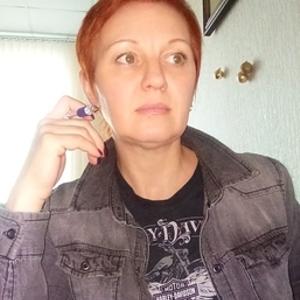 Девушки в Новокузнецке: Алена, 53 - ищет парня из Новокузнецка