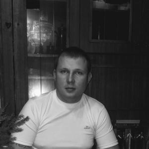 Илья, 35 лет, Псков