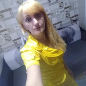 Девушки в Ульяновске: Карина, 43 - ищет парня из Ульяновска