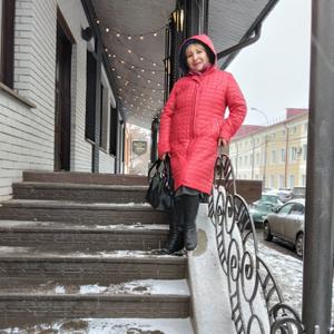 Девушки в Томске: Лариса, 72 - ищет парня из Томска