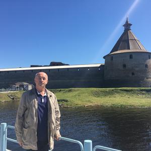 Олег, 78 лет, Санкт-Петербург