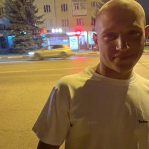 Парни в Новокузнецке: Виктор, 21 - ищет девушку из Новокузнецка