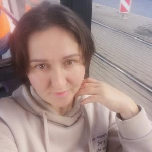 Девушки в Санкт-Петербурге: Вика, 41 - ищет парня из Санкт-Петербурга