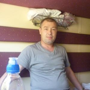 Парни в Череповце: Руслан Чеботков, 45 - ищет девушку из Череповца