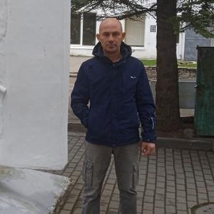 Дмитрий, 45 лет, Луга