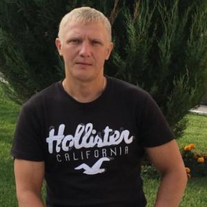 Парни в Омске: Андрей, 46 - ищет девушку из Омска