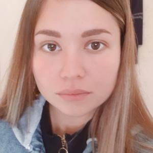 Девушки в Саратове: Кристина, 29 - ищет парня из Саратова