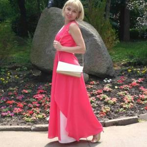 Девушки в Саратове: Лариса Хрусталева, 43 - ищет парня из Саратова