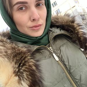 Девушки в Бердске: Alena, 28 - ищет парня из Бердска