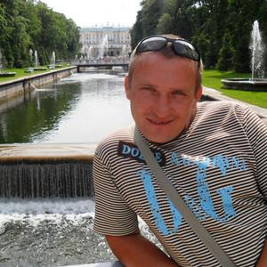 Игорь, 47 лет, Волжский