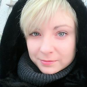 Девушки в Омске: Мария, 34 - ищет парня из Омска