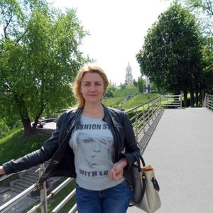 Девушки в Харькове: Виктория, 45 - ищет парня из Харькова