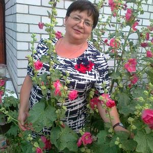 Девушки в Волгограде: Елена, 61 - ищет парня из Волгограда