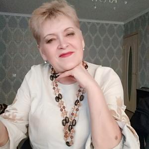 Девушки в Казани (Татарстан): Маруся, 64 - ищет парня из Казани (Татарстан)