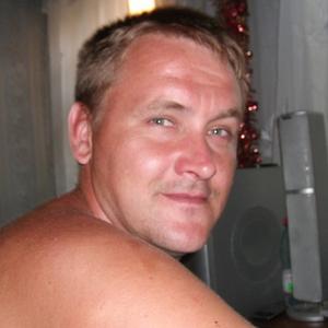 Парни в Буденновске: Сергей Кулешов, 47 - ищет девушку из Буденновска