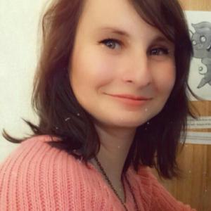 Девушки в Омске: Ксения, 31 - ищет парня из Омска