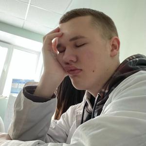Парни в Саратове: Егор, 20 - ищет девушку из Саратова