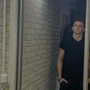 Парни в Нижневартовске: Артём, 28 - ищет девушку из Нижневартовска