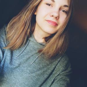 Девушки в Владивостоке: Кристина Явольская, 30 - ищет парня из Владивостока