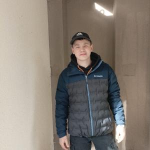 Парни в Челябинске: Artem, 24 - ищет девушку из Челябинска