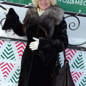 Девушки в Кемерово: Юлия, 52 - ищет парня из Кемерово