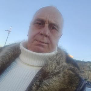 Парни в Гатчине: Виктор, 71 - ищет девушку из Гатчины