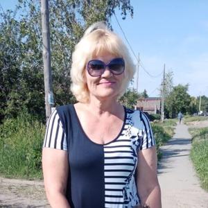 Девушки в Омске: Надежда, 61 - ищет парня из Омска