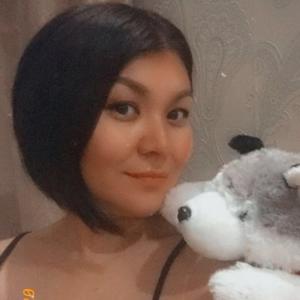 Девушки в Астана: Akmaral, 46 - ищет парня из Астана