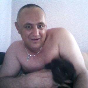 Валерий, 58 лет, Братск
