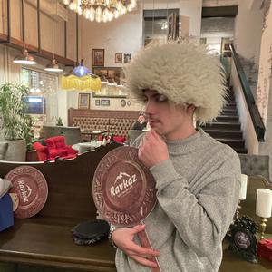 Парни в Калининграде: Гоигорий, 22 - ищет девушку из Калининграда