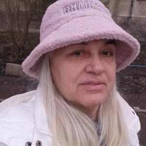 Девушки в Калининграде: Вера, 64 - ищет парня из Калининграда