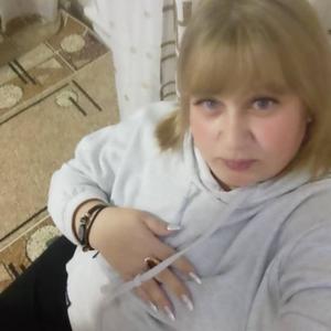 Девушки в Кемерово: Людмила, 44 - ищет парня из Кемерово