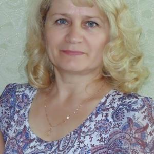 Девушки в Нижнекамске: Валентина Зималюкина, 61 - ищет парня из Нижнекамска