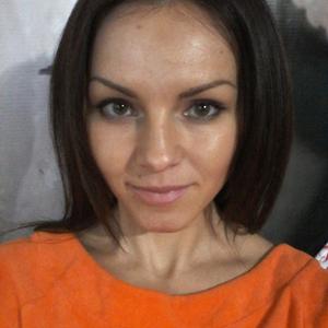 Девушки в Ижевске: Лилия, 38 - ищет парня из Ижевска