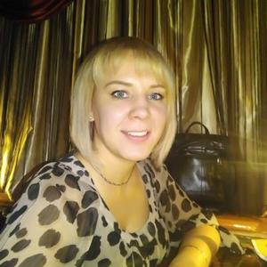 Девушки в Перми: Аннушка, 42 - ищет парня из Перми