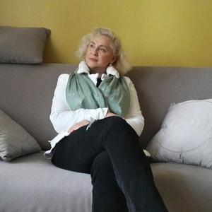 Девушки в Харькове: Сандра, 67 - ищет парня из Харькова