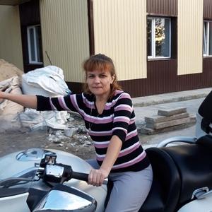 Девушки в Мегионе: Людмила, 45 - ищет парня из Мегиона