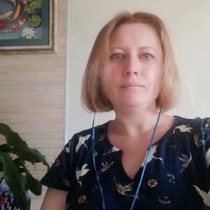 Девушки в Магадане: Ольга, 45 - ищет парня из Магадана