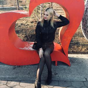 Девушки в Омске: Юлия, 24 - ищет парня из Омска