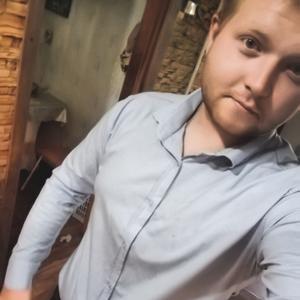 Парни в Лесосибирске: Евгений, 25 - ищет девушку из Лесосибирска
