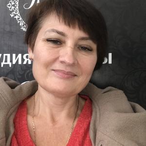 Девушки в Оренбурге: Лилия, 52 - ищет парня из Оренбурга
