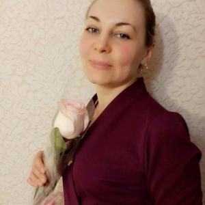 Девушки в Саратове: Svetlana Belous, 44 - ищет парня из Саратова
