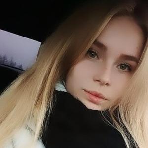 Девушки в Нижний Новгороде: Маша, 22 - ищет парня из Нижний Новгорода