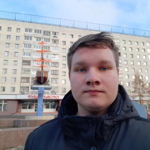 Парни в Сыктывкаре: Дмитрий, 22 - ищет девушку из Сыктывкара