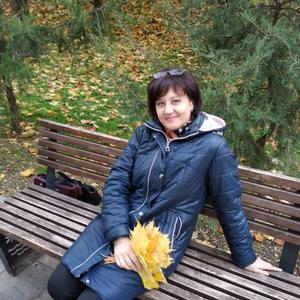 Девушки в Таганроге: Елена, 56 - ищет парня из Таганрога