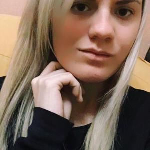 Девушки в Жирновске: Аня, 24 - ищет парня из Жирновска
